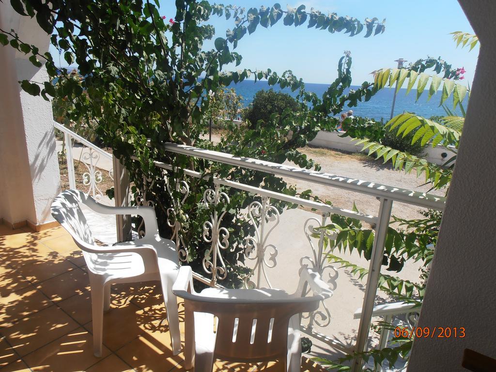 Iro Apartments Paralia Agias Foteinis Ngoại thất bức ảnh
