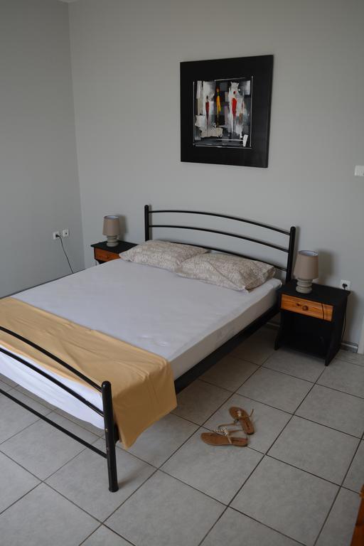 Iro Apartments Paralia Agias Foteinis Ngoại thất bức ảnh
